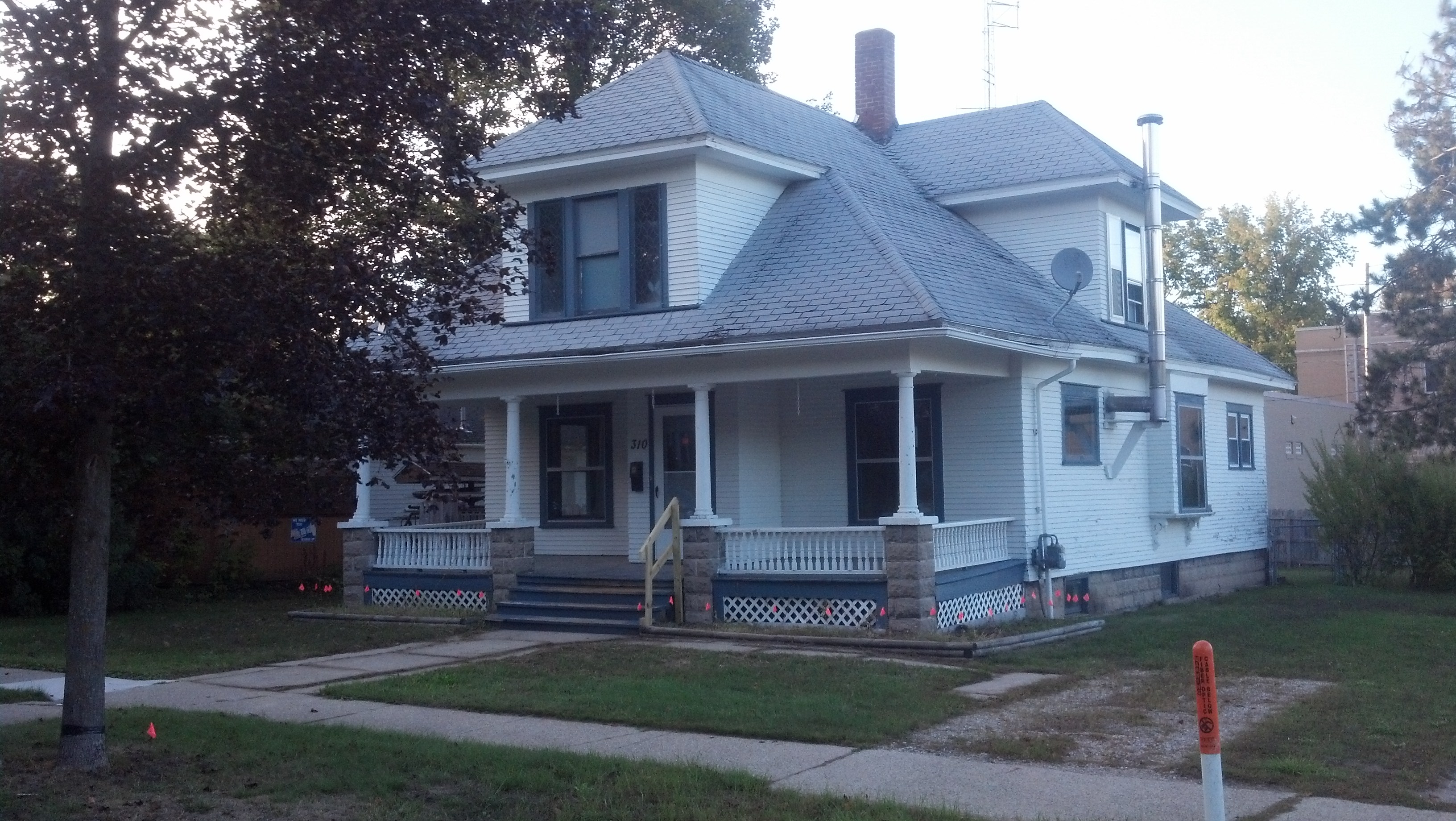 310 W Slosson Ave