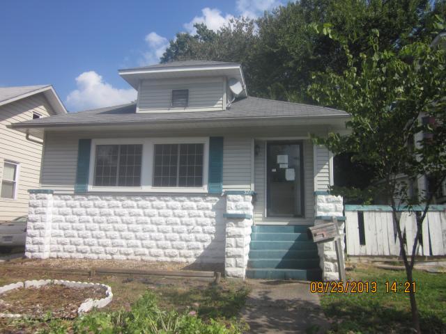 327 S Lincoln Blvd