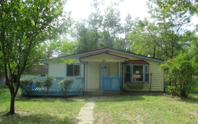 1969 Lamont Ave