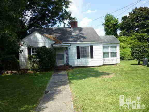 3242 Camden Cir