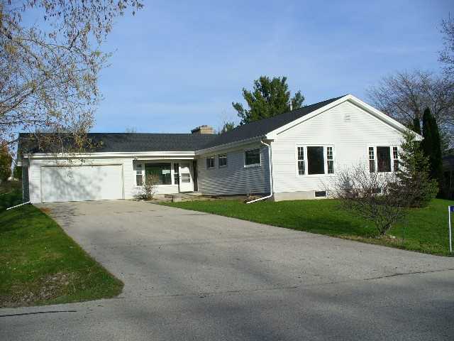 1327 N 38th St