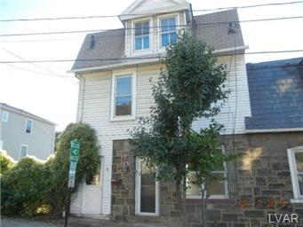704 Hayes St