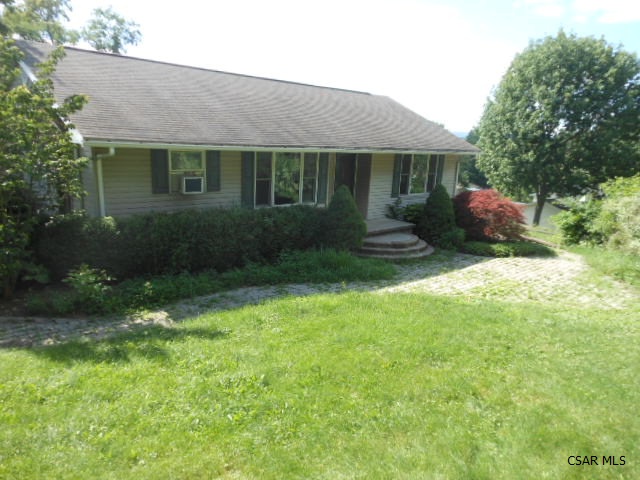 301 Lion St