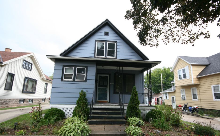 1624 Superior Avenu