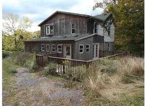 832 Dearth Rd