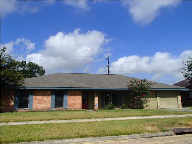 113 Wisteria Dr
