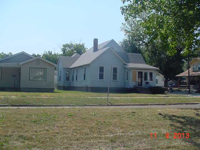 1505 E Main St