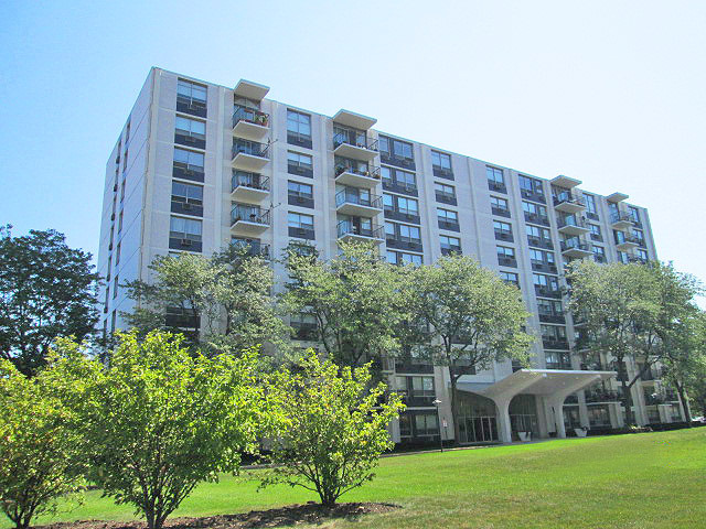 9001 Golf Rd Apt 10h