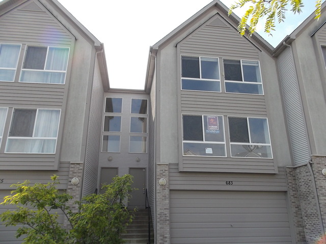 683 Diamond Pointe Dr