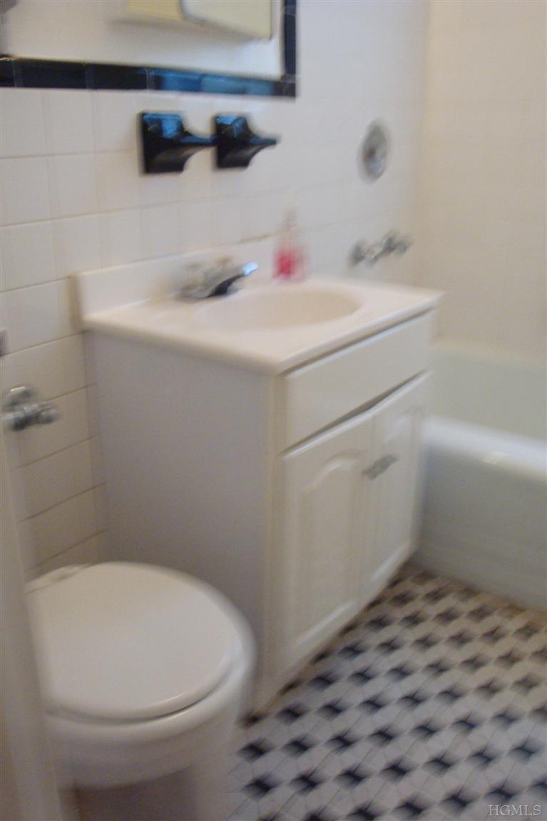 480 Riverdale Ave Apt 5i