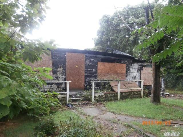 130 Parkwood Dr