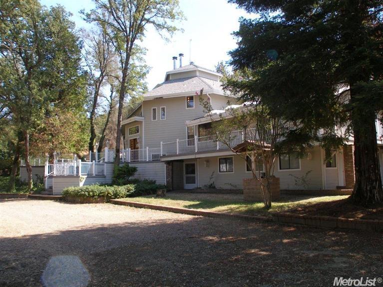 4300 Jayhawk Dr