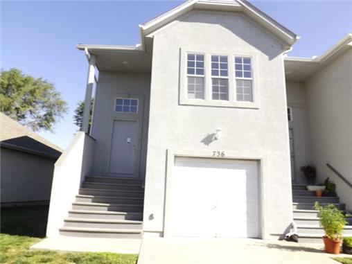 736 Woodson Ln