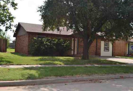 800 W Perry Drive