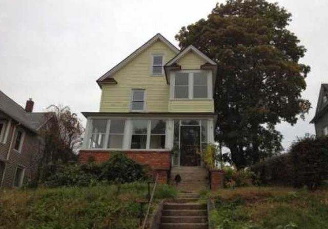 16 Fairview Ave
