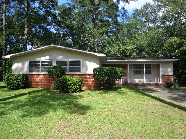 1530 Denton Rd