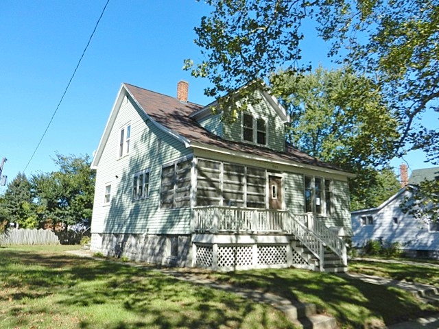 935 Pennoyer Ave
