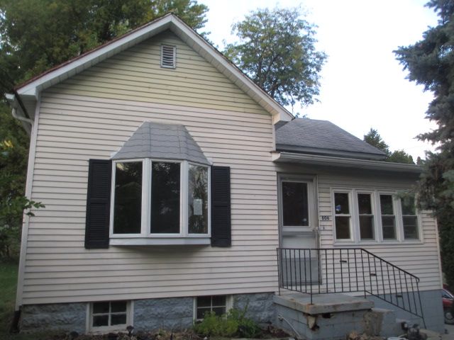 806 5th Ave N
