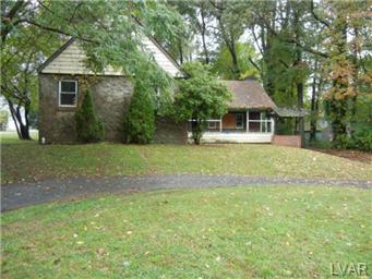1702 Larkin Rd