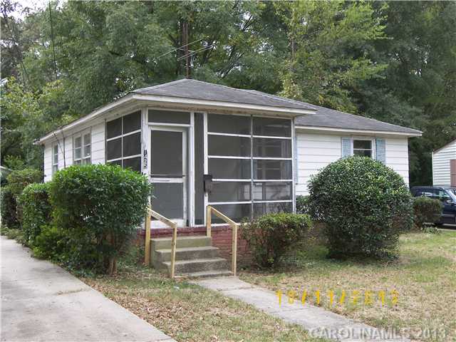 1425 Moretz Ave