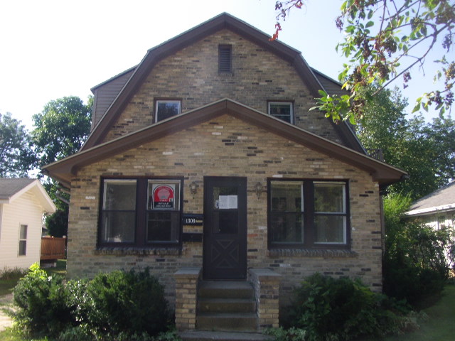 1308 Blaine Ave