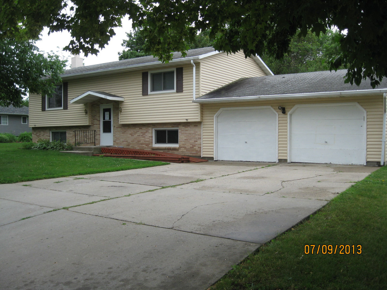 412 Alex Moore St