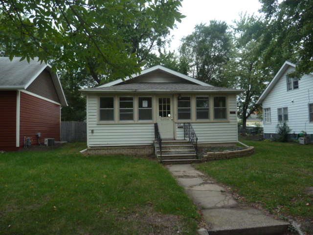 143 22nd Ave N