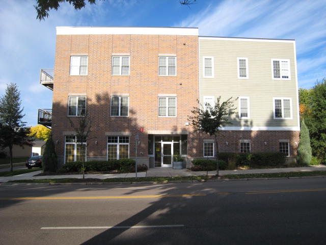 2850 Cedar Ave S Unit 206