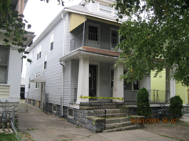 15 Sandrock Rd