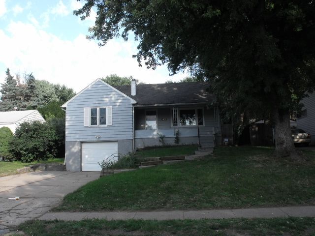 1025 N 76 St