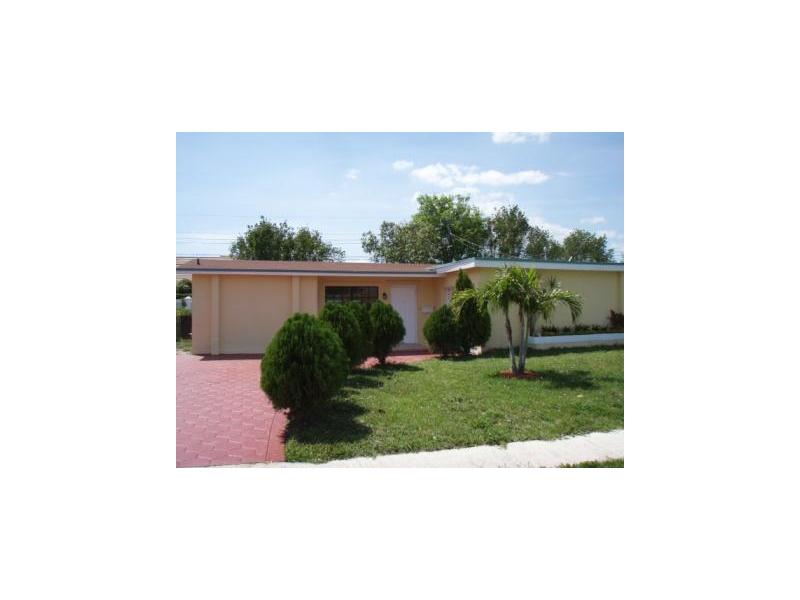2585 NW 73RD AV