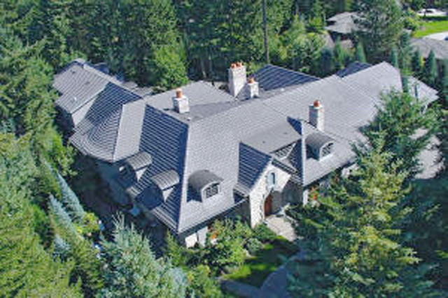 1828 E CHALET CT