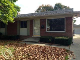 3421 Helen Ave