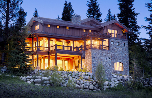 541 Whitewater Drive