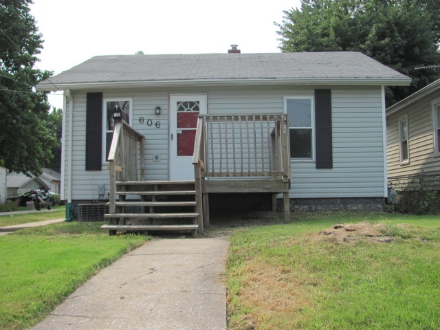 606 Condit Ave