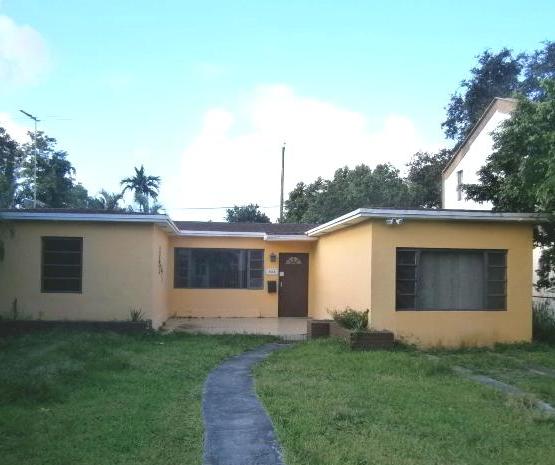 4448 SW 11 Street