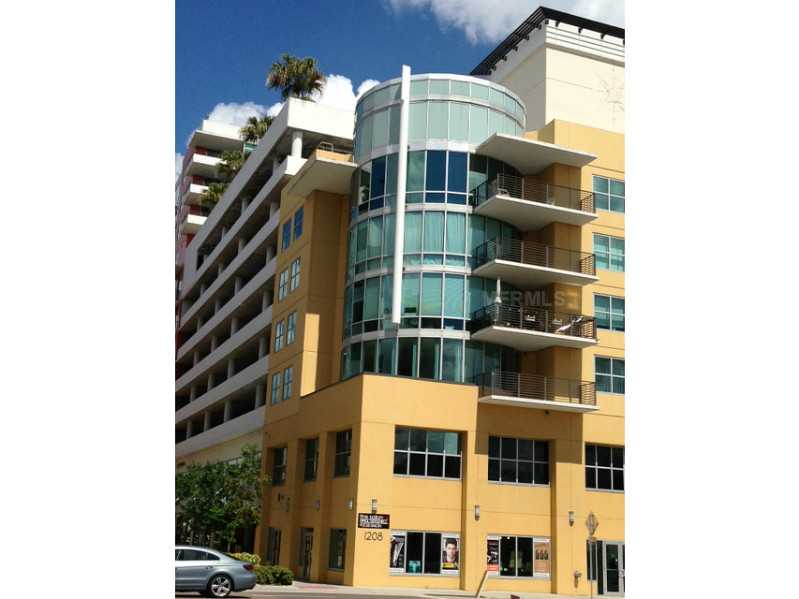 1208 E KENNEDY BLVD