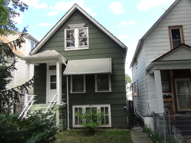 3137 North Saint Louis Avenue