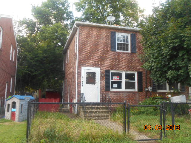 244 Hobart Ave