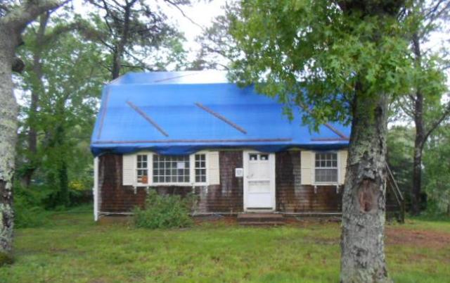 32 Forest Dr