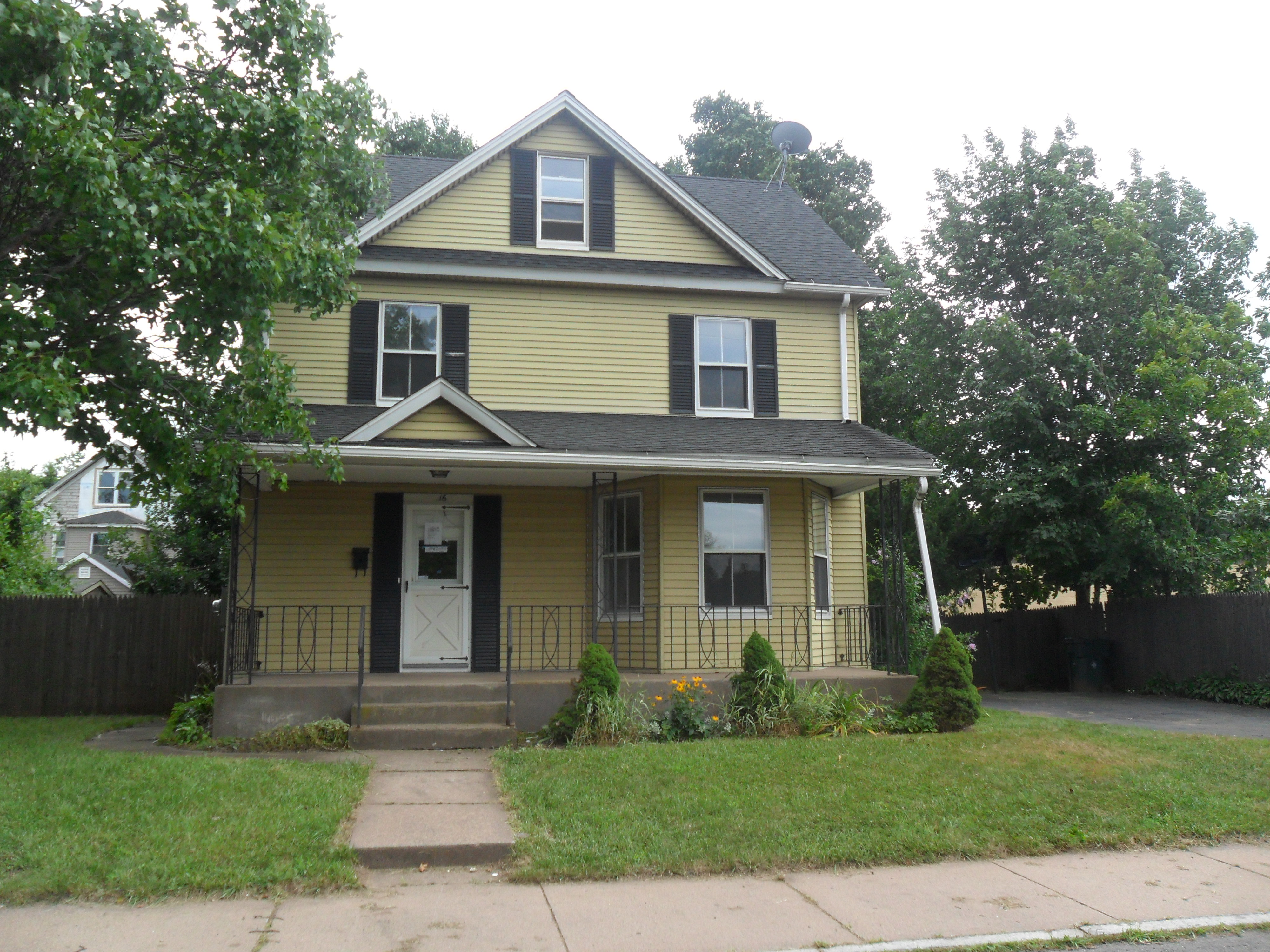 16 Flower St