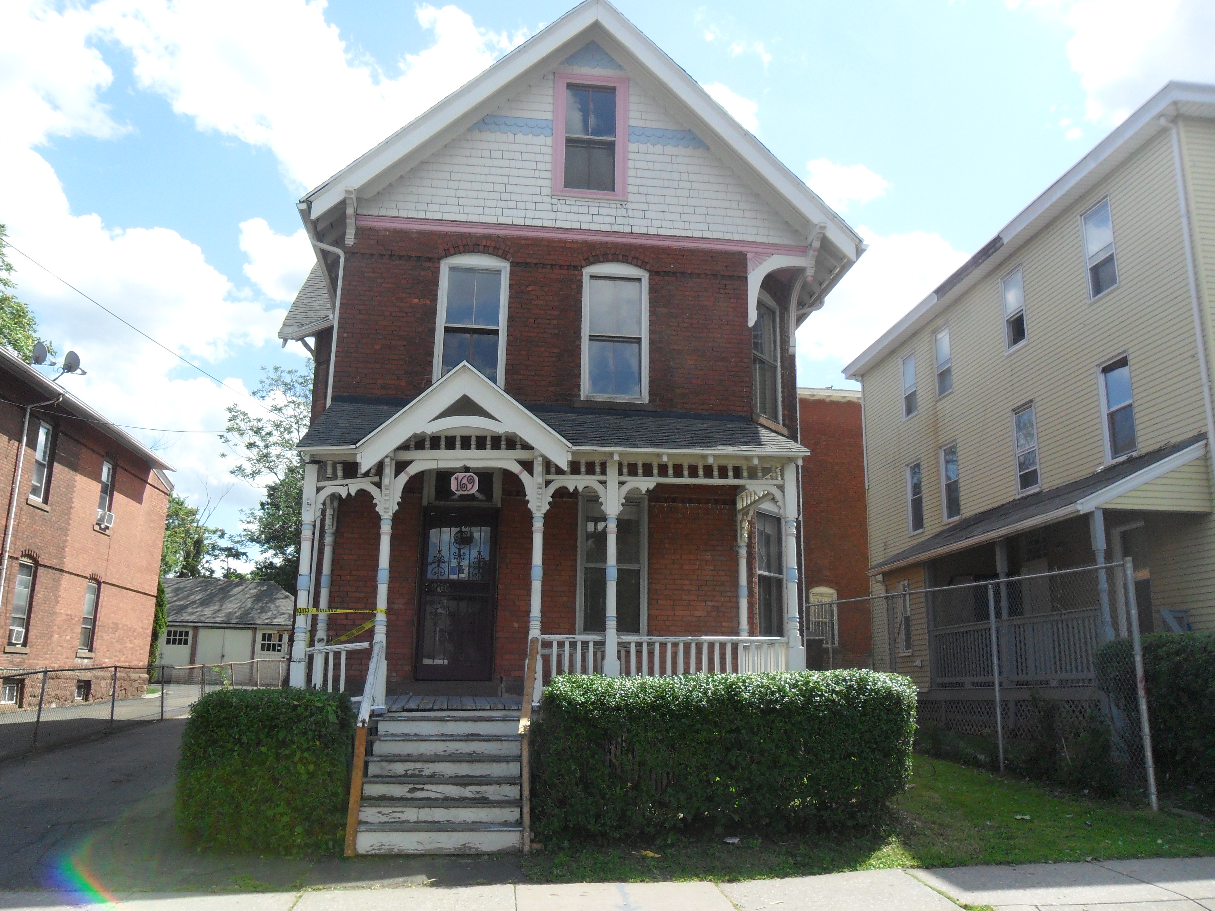 169 Russ Street