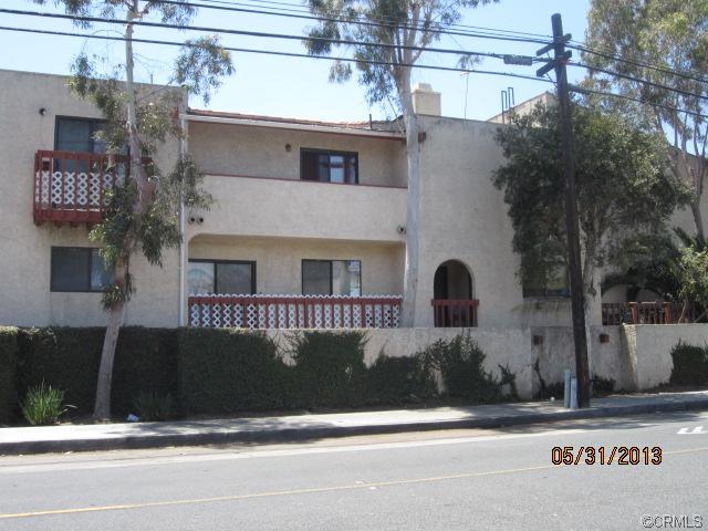 1100 E 4th St # 15