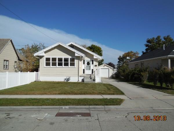 3 Regal St