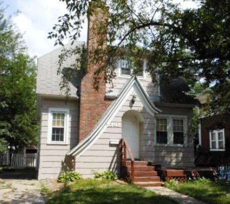 907 S Grinnell