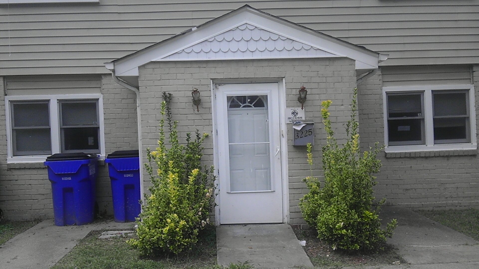 3225 Dunkirk Ave