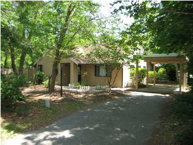 1128 HONEYSUCKLE CT