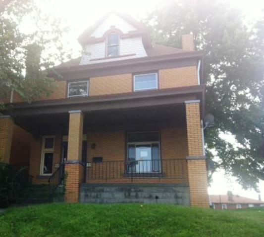 33 Claus Ave