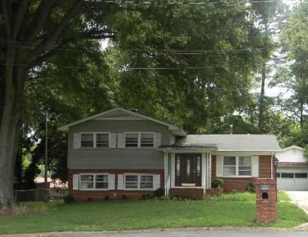 906 Bobby Lane