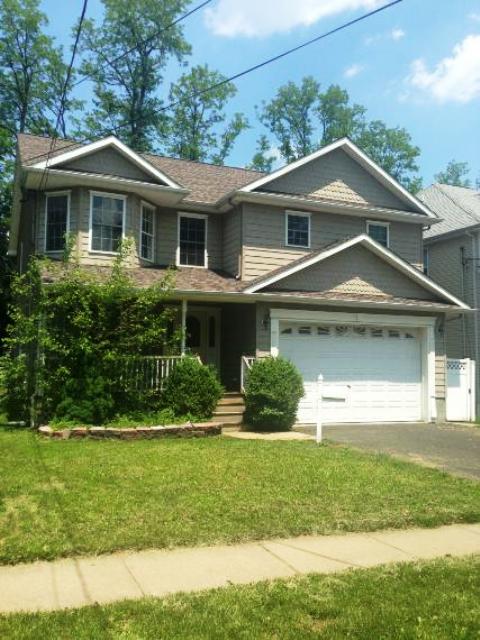 758 Center St